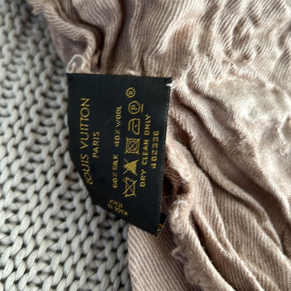 Louis Vuitton monogrammed scarf/shawl, huge square size. Light tan. Please read! - Picture 3 of 4